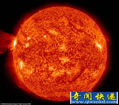 NASA拍到壯觀的太陽耀斑 畫面震撼