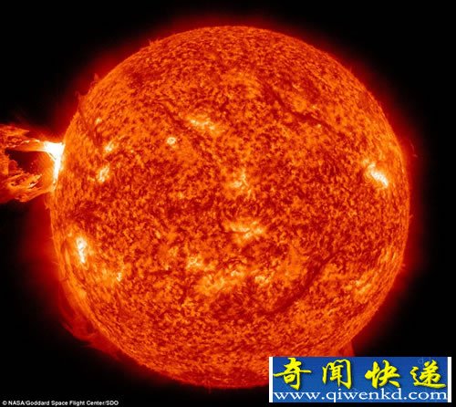 NASA拍到壯觀的太陽耀斑 畫面震撼