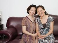 為什么50歲的女人做得太緊？ 一個50歲的女人是不是天生的？